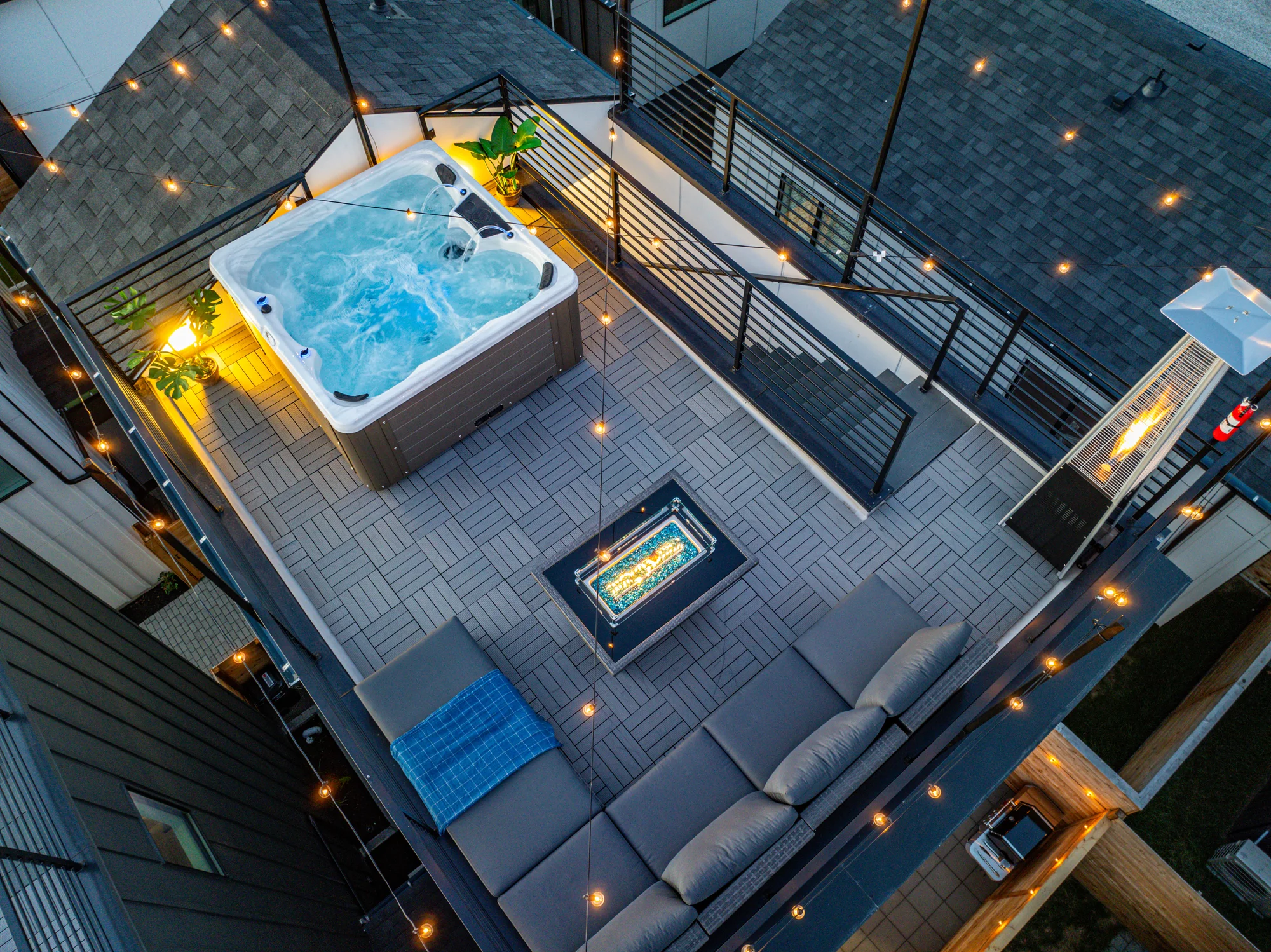 Rooftop Deck & Spa — New Home in Seattle